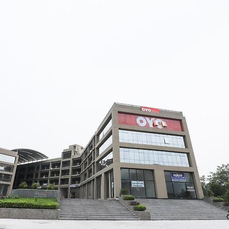 Hotel O Dream Stay Sarkhej Экстерьер фото