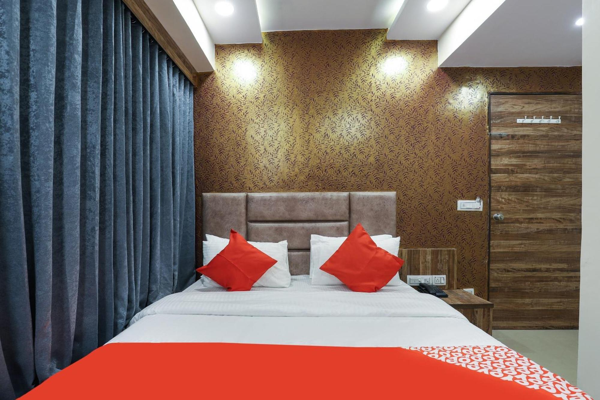 Hotel O Dream Stay Sarkhej Экстерьер фото
