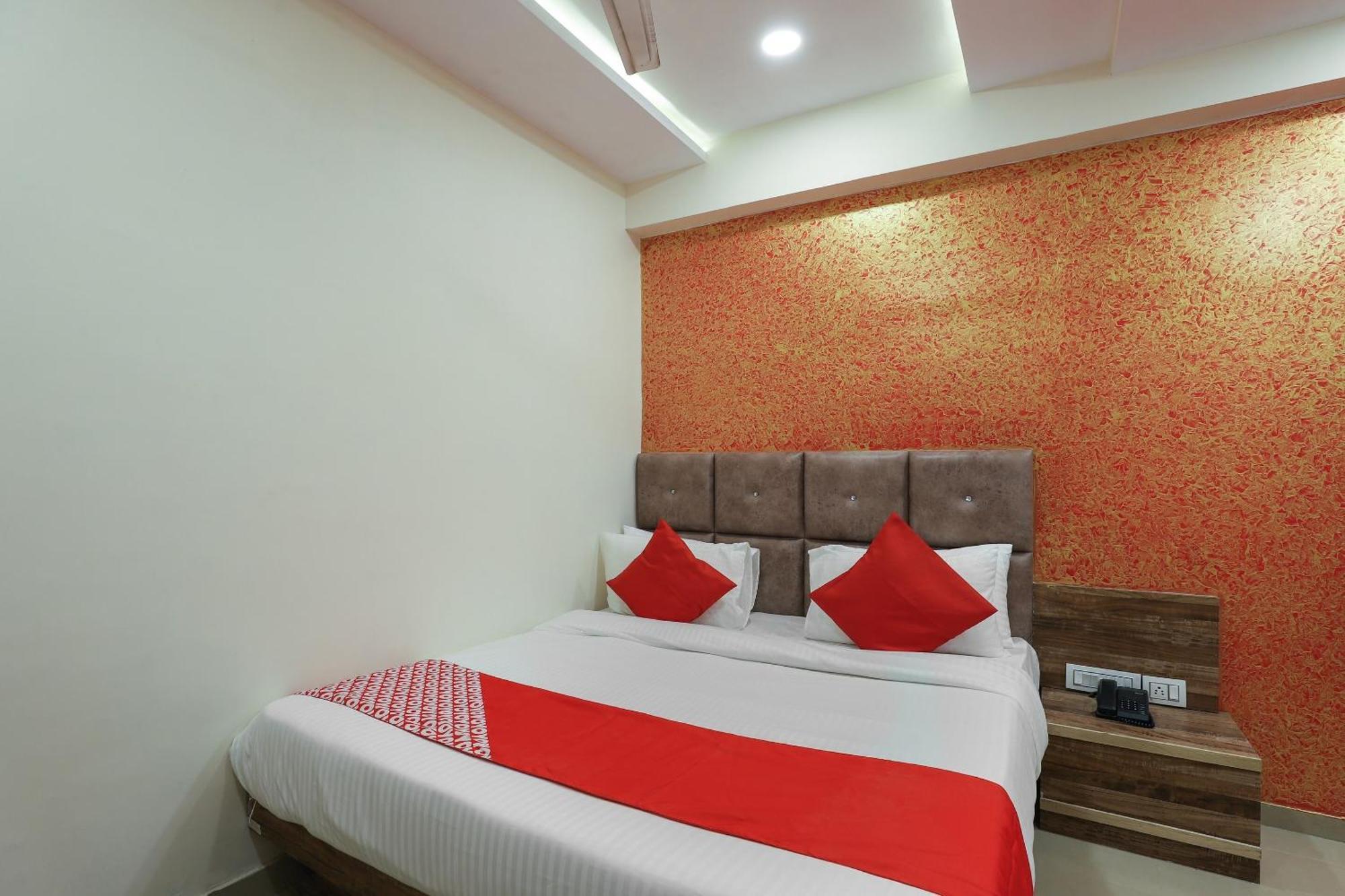 Hotel O Dream Stay Sarkhej Экстерьер фото