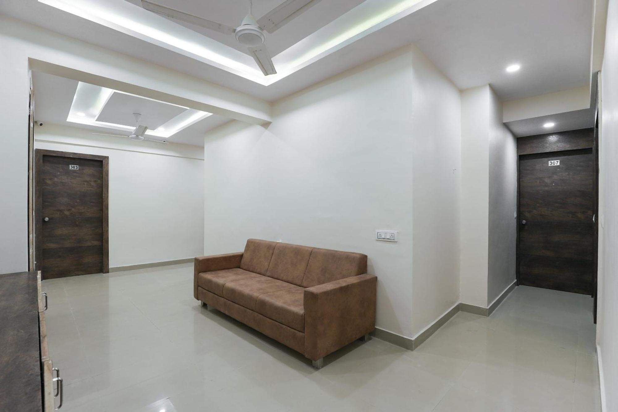 Hotel O Dream Stay Sarkhej Экстерьер фото