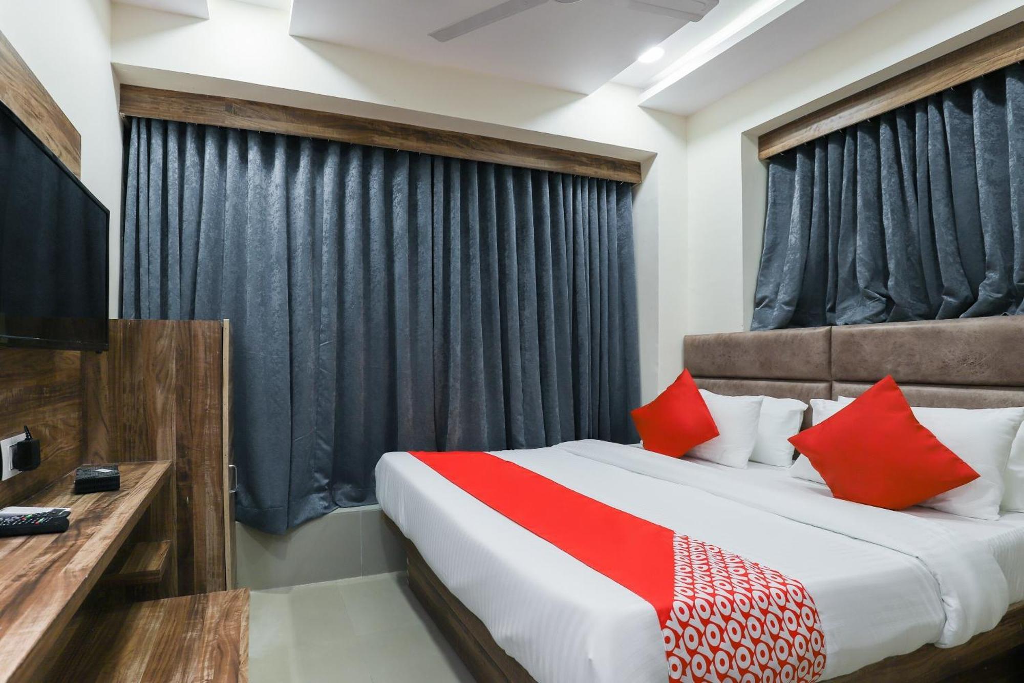 Hotel O Dream Stay Sarkhej Экстерьер фото