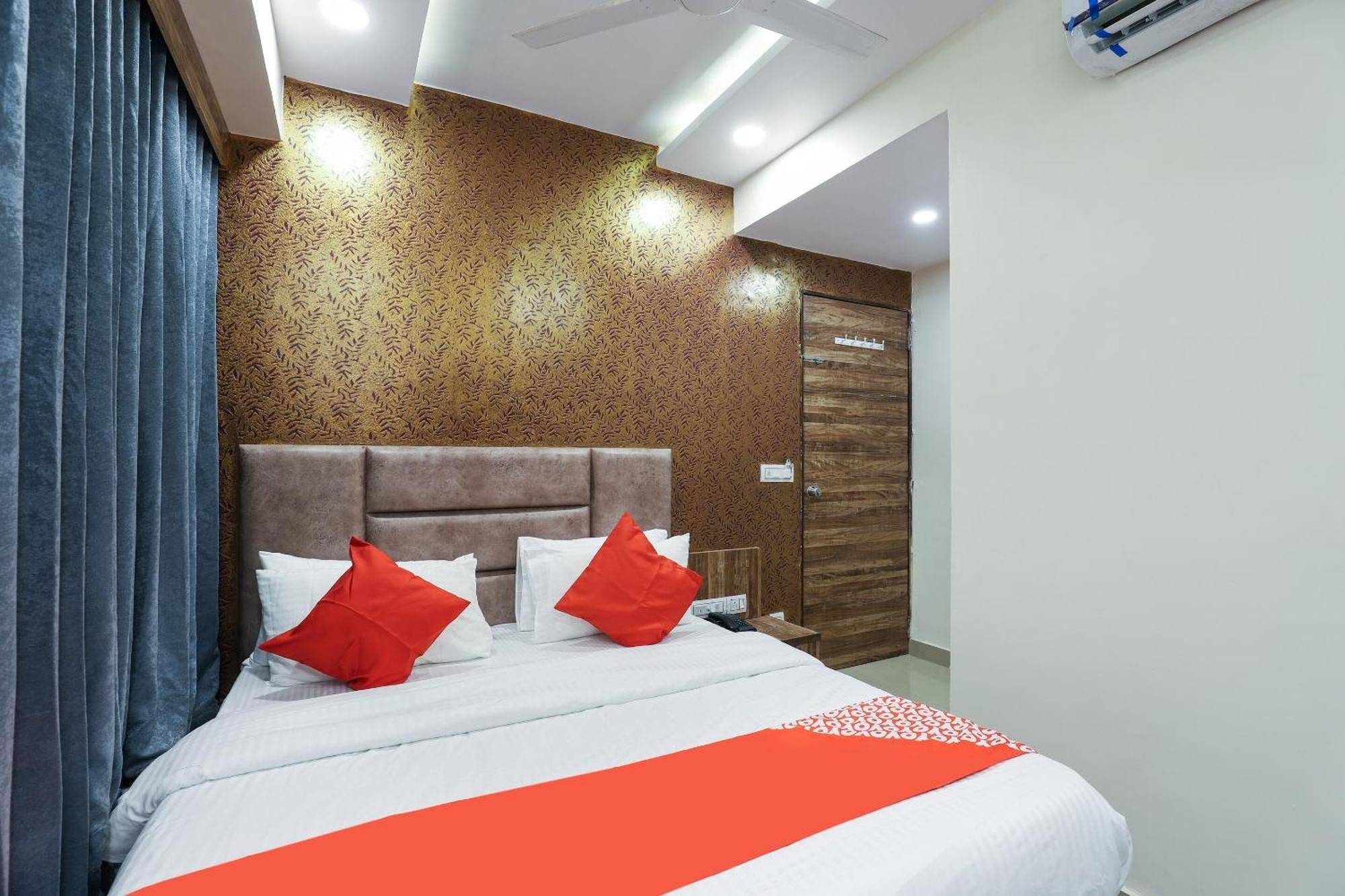 Hotel O Dream Stay Sarkhej Экстерьер фото
